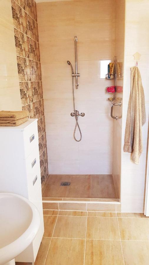 Citys Apartment Апатин Екстериор снимка