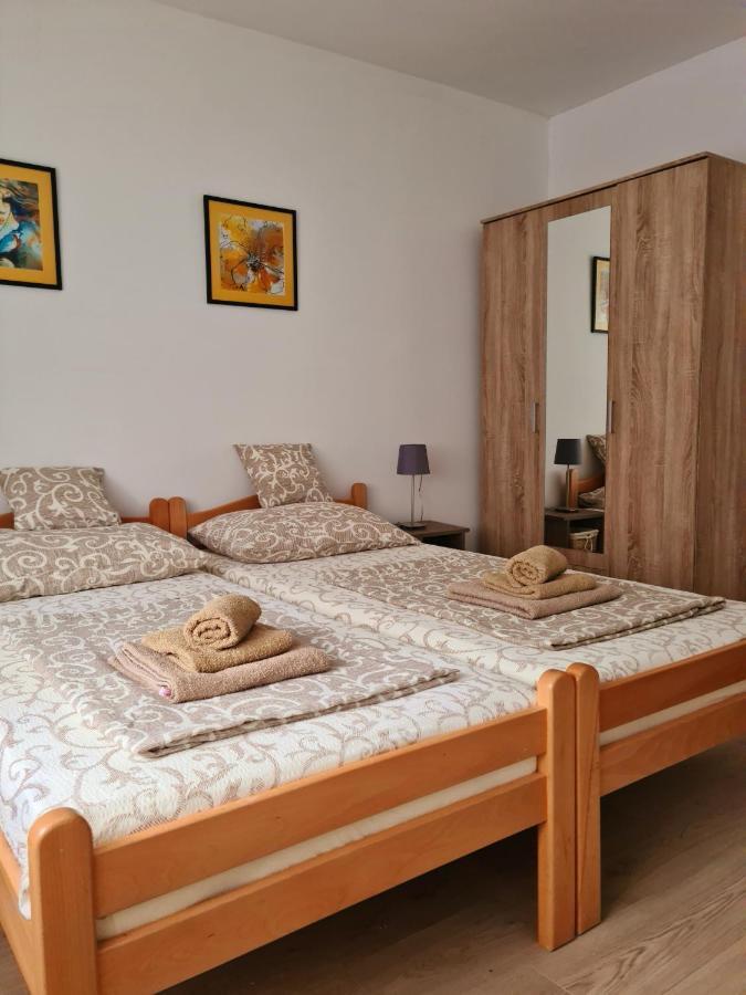Citys Apartment Апатин Екстериор снимка